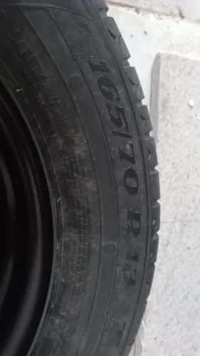 RODA COM PNEU 165/70 R 13 - Otimo estado