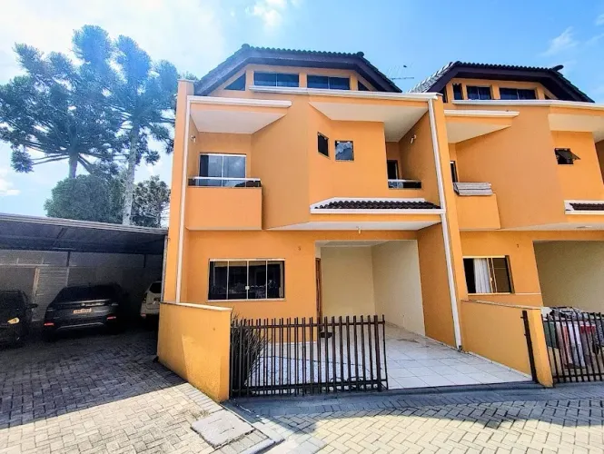 Sobrado com 3 quartos à venda por R$ 700000.00, 126.00 m2 - CAPAO RASO - CURITIBA/PR