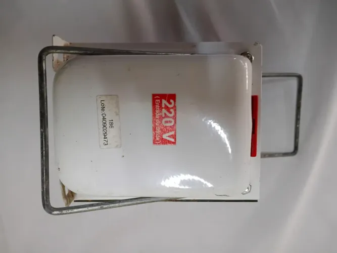 Autotransfomador bivolt high tech