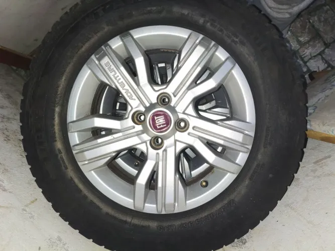 VENDE-SE RODAS FIAT ADVENTURE