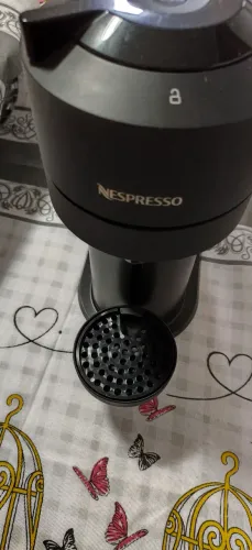 Cafeteira Nespresso vertuo.