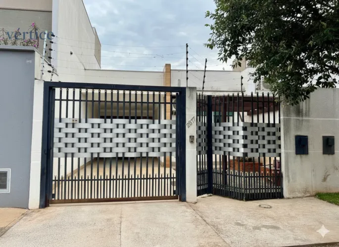 Casa à venda em Maringá, Jardim Monte Rei, com 3 quartos, com 150 m²