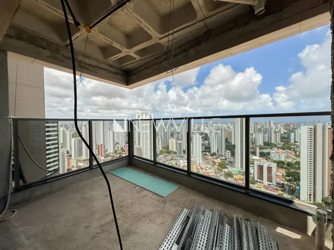Apartamento à venda no Edf. Campo di Fiori, na Madalena 153m², 4 suítes, varanda e 2 vaga