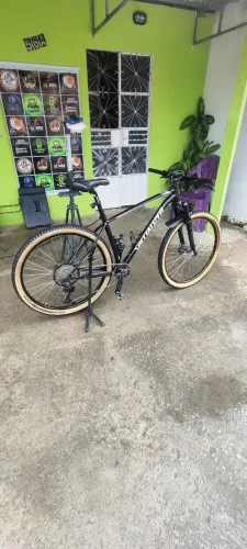 Specialized rockhopper  elite 2021