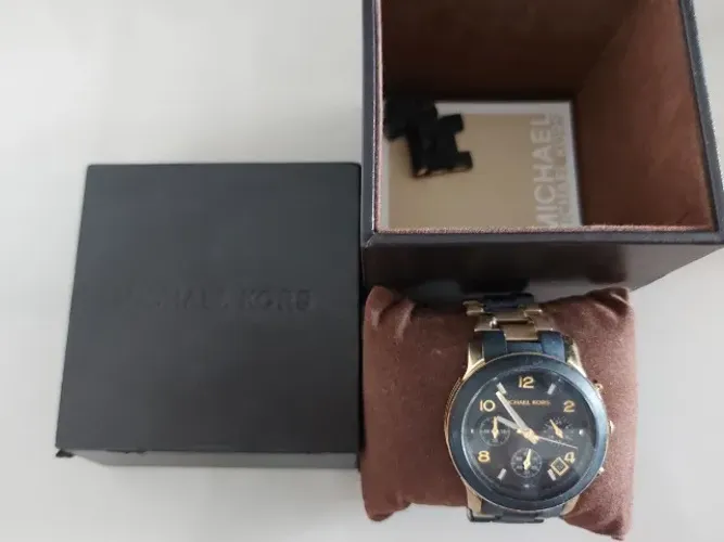 Relogio Michael Kors original MK5191 Runway. Preto e aço inoxidavel dourado.