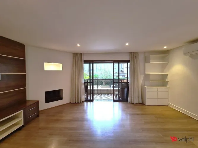 Apartamento de 03 suítes para alugar no Água Verde
