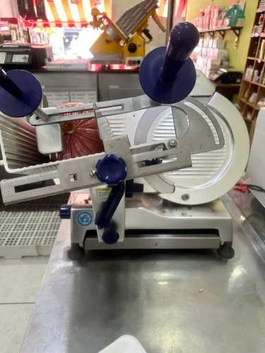 Fatiadora de frios Gural 330