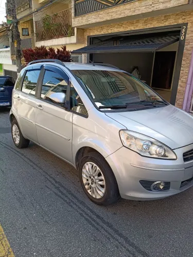 Fiat Idea Attractive 1.4 Fire Flex 8V 5P 2011