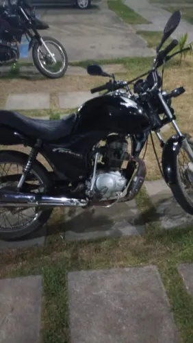 Vendo essa moto