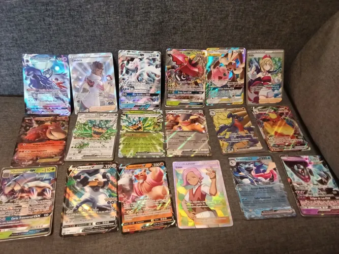 Cartas Pokemon ( algumas danificadas )