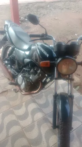 Vende-se fan 125 2008 motor vareta, tá em bom estado, documentada, só pega e andar 