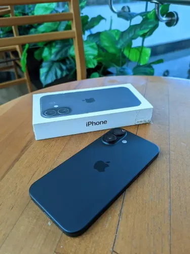 IPhone 16 256GB
