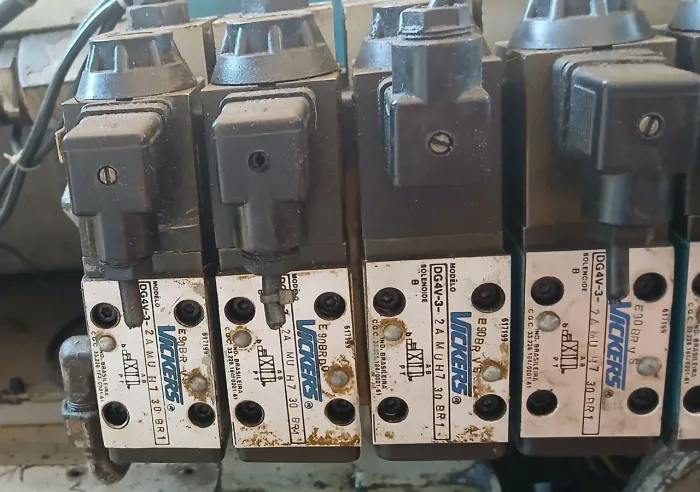 Valvulas direcionais solenoide eaton Vickers modelo DG4V-3