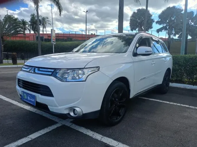 Mitsubishi Outlander 2.0 16V 160cv Aut. 2014