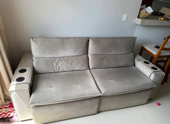 Sofá retrátil 2,15m - ótimo estado