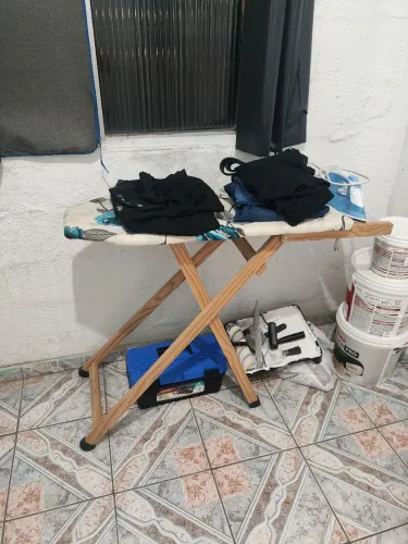 Vendo ferro novinho e tábua de passar roupa 