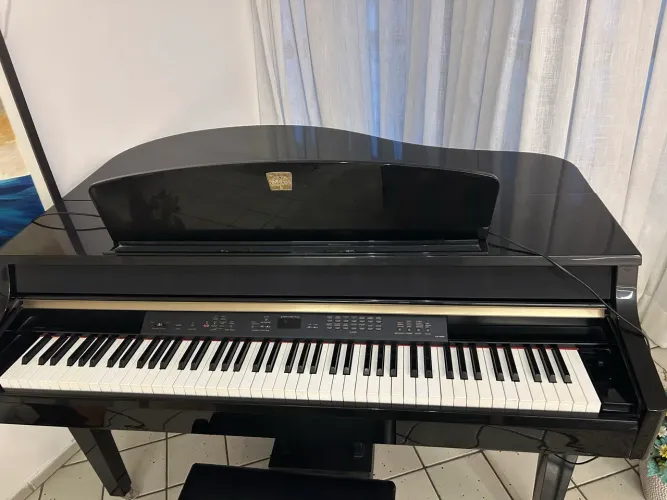 Piano de Cauda Yamaha Clavinova
