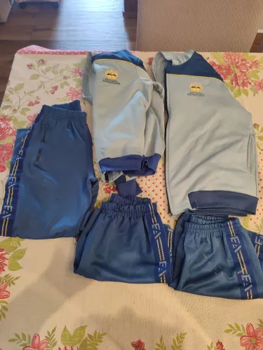 KIT DE UNIFORMES USADOS - ESCOLA ADVENTISTA