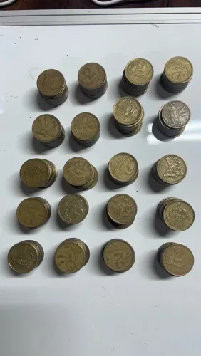 Lote com 200 moedas de 2 cruzeiros antigas