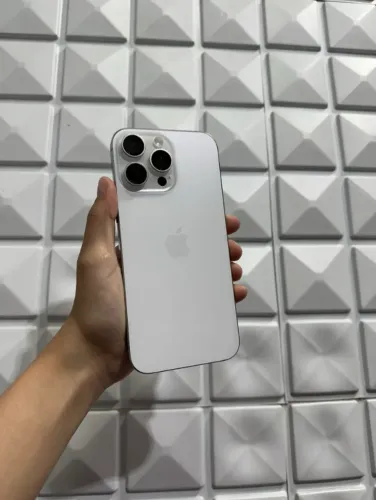 *iPhone 16 Pro Max 256Gb, 94% - Garantia- Loja física