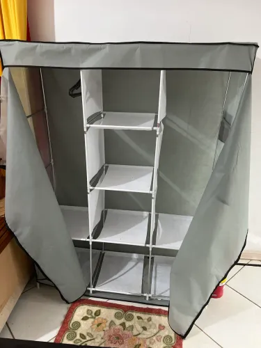 Vendo mini guarda-roupa portátil