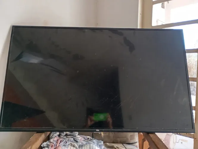 Peça pra tirar TV TCL 