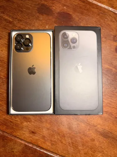 iPhone 13 Pro Max 128gb Bateria 82% completo com caixa e cabo de carregamento