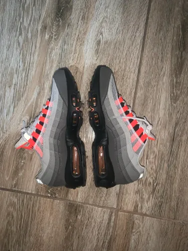 Tênis Air Max 95 Solar Red