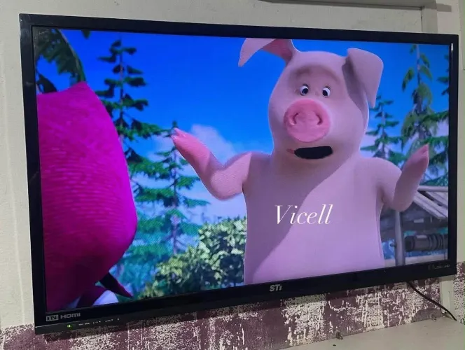 Vendo TV STI LED 40 Polegadas + Fire Stick (LEIA O ANUNCIO)