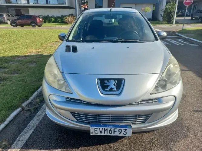 Peugeot 207 XR 1.4 Flex 8V 5P 2012