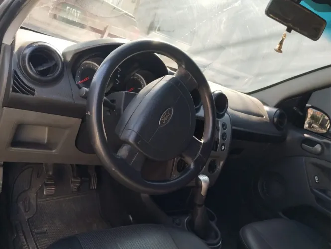 Ford Fiesta Sed. 1.6 8V Flex 4P 2013