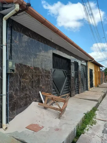 Vendo ,troco uma casa