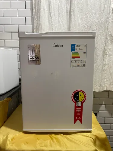 Frigobar Midea 67 litros