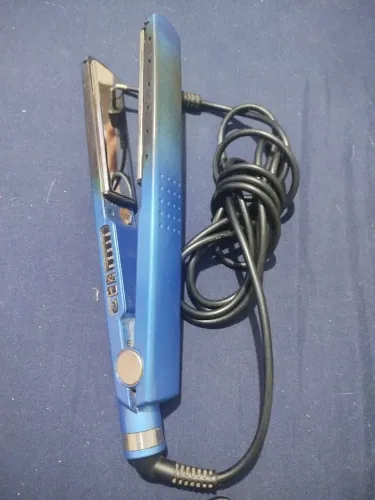prancha Lizze Extreme Titanium de 127V