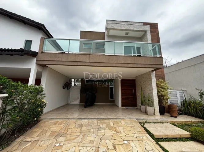 Casa à venda no condomínio Aruã excelente localização e analisa permuta é com a Dolroes Im