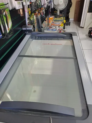 Vendo freezer metal frio horizontal portas de vidro
