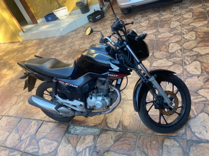Fan 160 2019 único dono manual e chave reserva manutenção em dia ipva pago