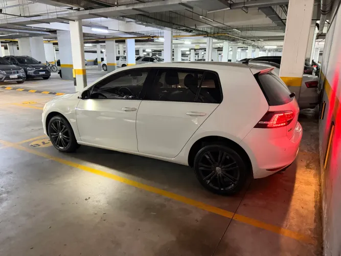 Volkswagen Golf Highline 1.4 TSI Total Flex Aut. 2016