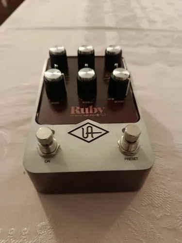 Pedal Universal Audio UAFX Ruby 63 (Amp Simulator VoxAC30)