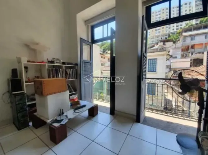 Kitnet/Conjugado - / Residencial / Centro