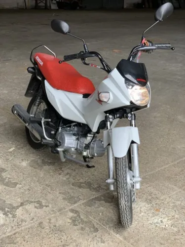 Moto de primeira mão,quero vender para pegar uma titan 2026