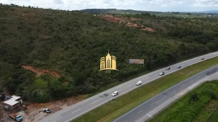 Oportunidade de Investimento: Terreno de 21.000m² no Centro de Caetanópolis-MG às margens