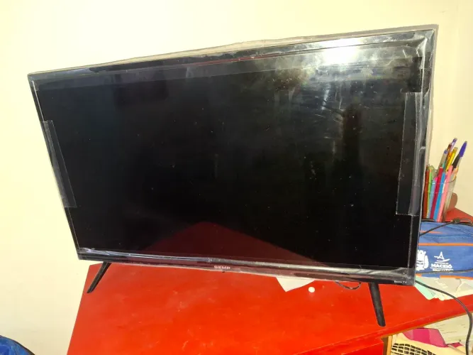 TV SEMP ROKU 32 SEMI NOVA ainda no plástico