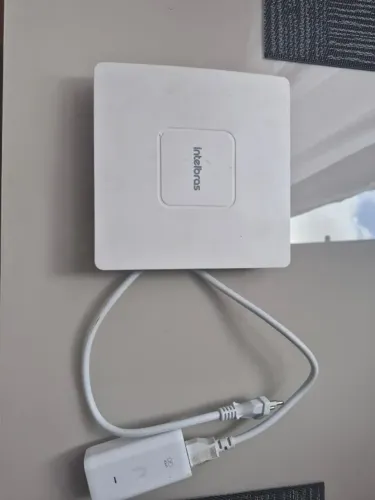 Roteador Intelbras Ap 1350 + Injetor PoE Ubiquiti 