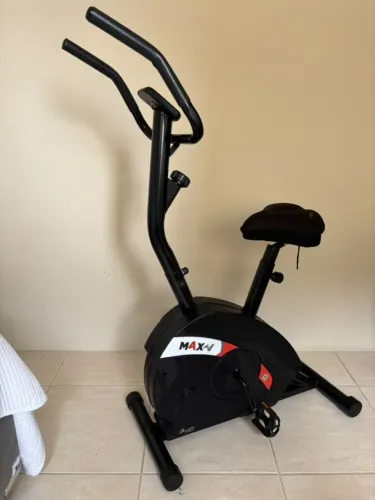 Bicicleta Ergométrica Dream Fitness Magnética Vertical Max V