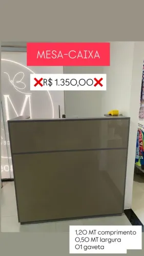 Mesa/caixa cinza - excelente estado - não entrego