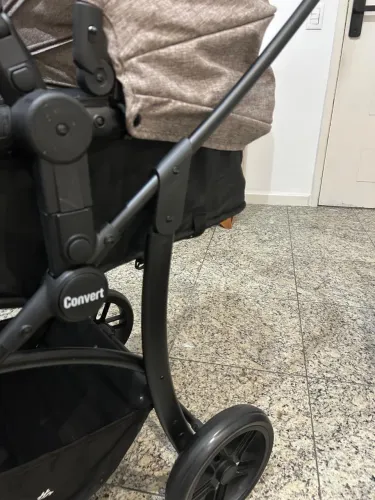 Carrinho Burigotto convert + bebê conforto com base