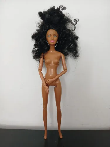 Boneca Barbie Negra Articulada