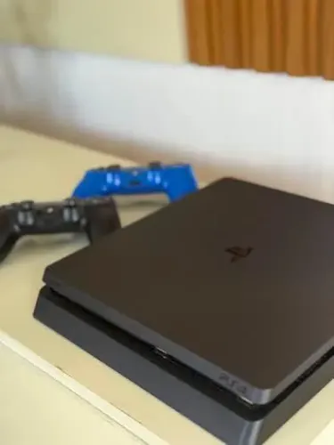 PLAYSTATION 4 1TB SLIM