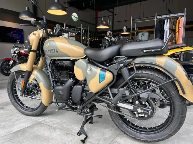 CLASSIC 350 COMMAND SAND 25/26